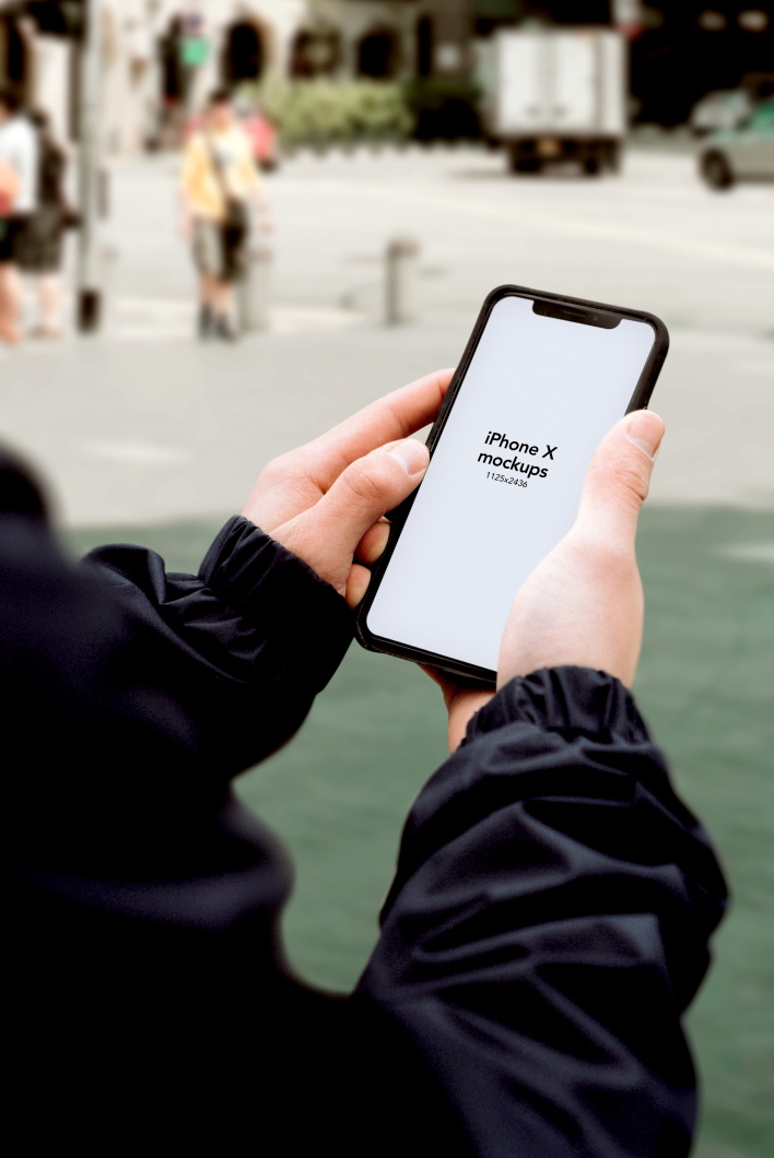 高品质手持手机女士场景iPhone APP UI样机 第102期